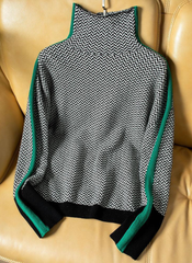 Maglione con strisce colorate